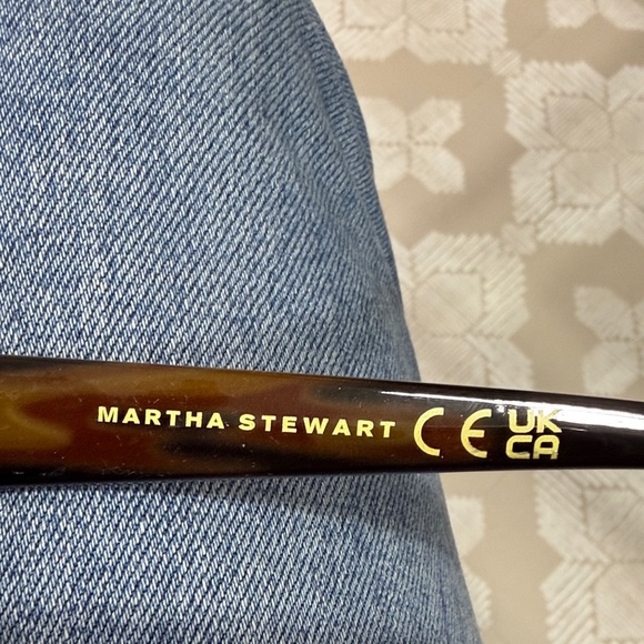 Martha Stewart Brown Tortoise Sunglasses with case - Picture 7 of 8